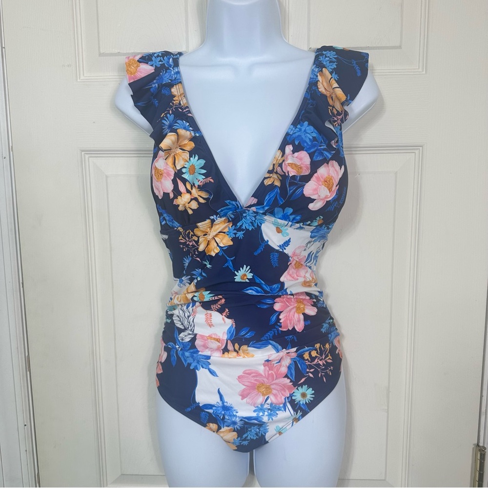 NWT Cupshe One Piece Swimsuit Blue Floral‎ Ruffles Size Large